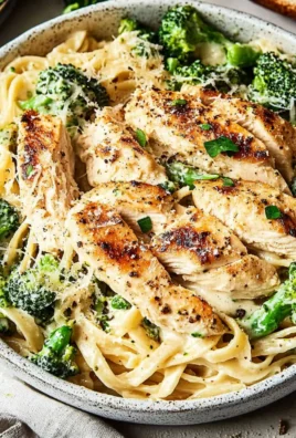 Skinny Chicken Broccoli Alfredo