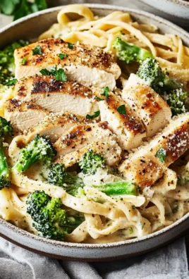 Skinny Chicken Broccoli Alfredo